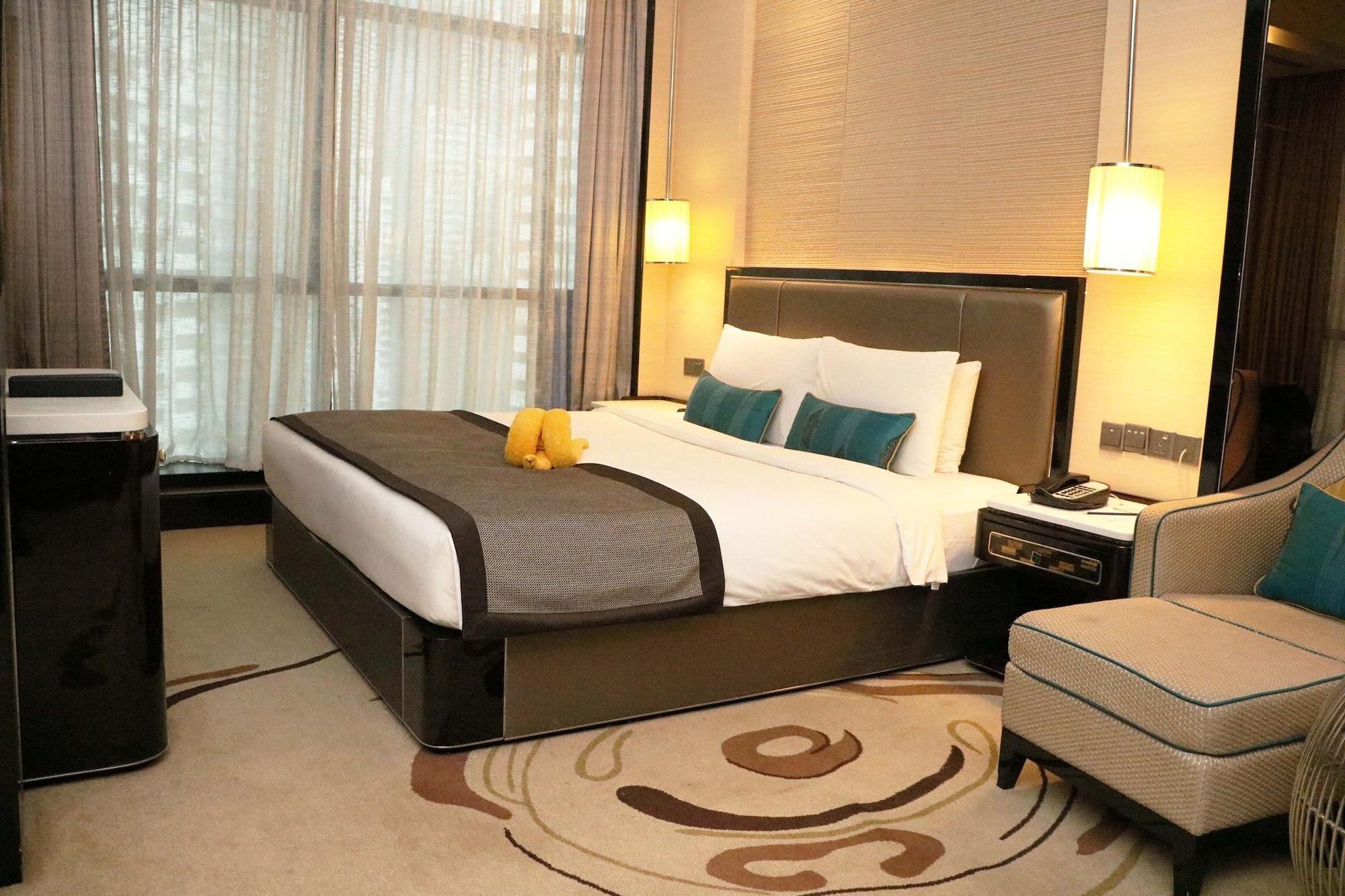 Pacific Regency Hotel Suites Kuala Lumpur Exterior foto A bedroom at the hotel