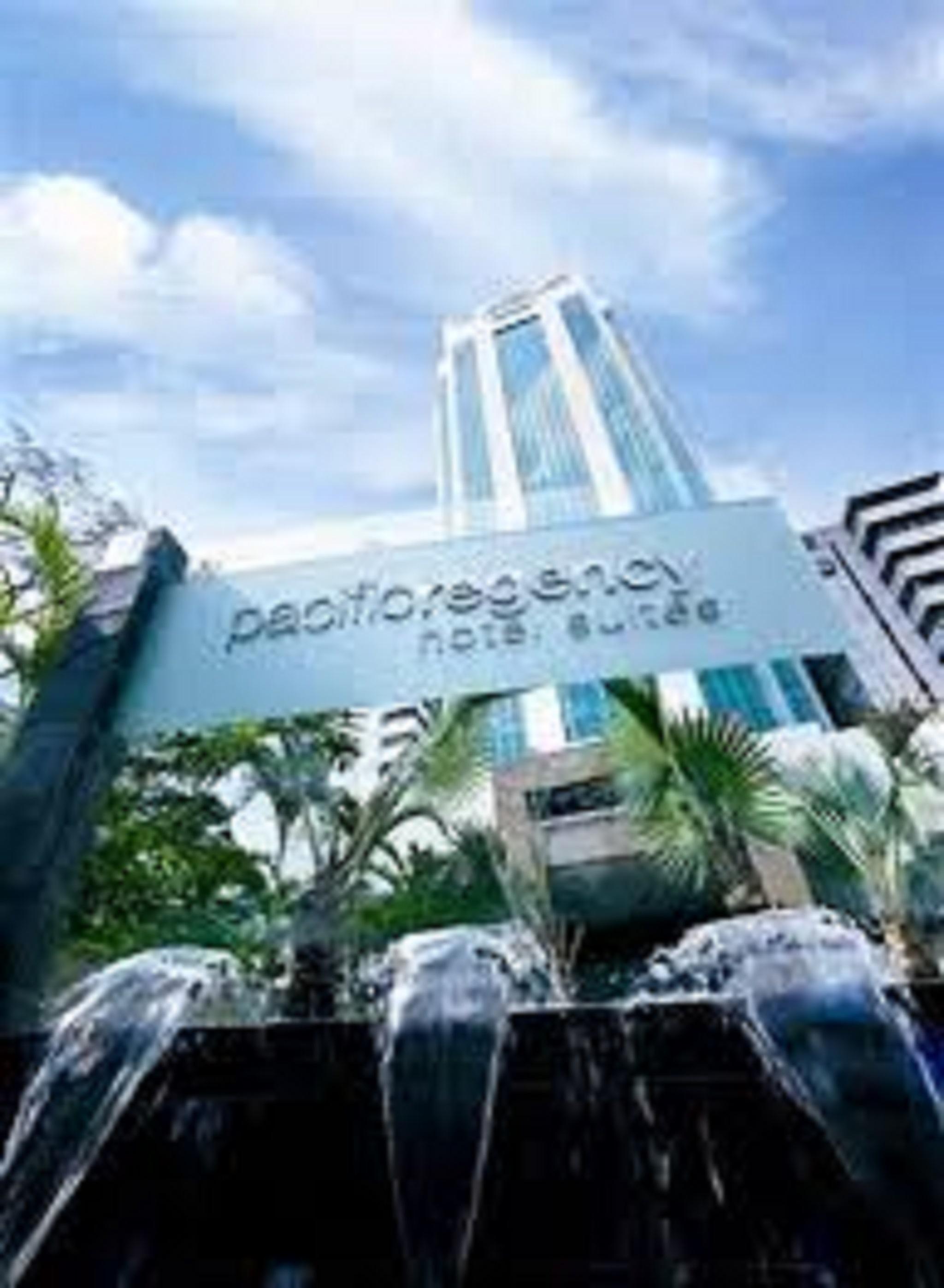 Pacific Regency Hotel Suites Kuala Lumpur Exterior foto The entrance of the hotel
