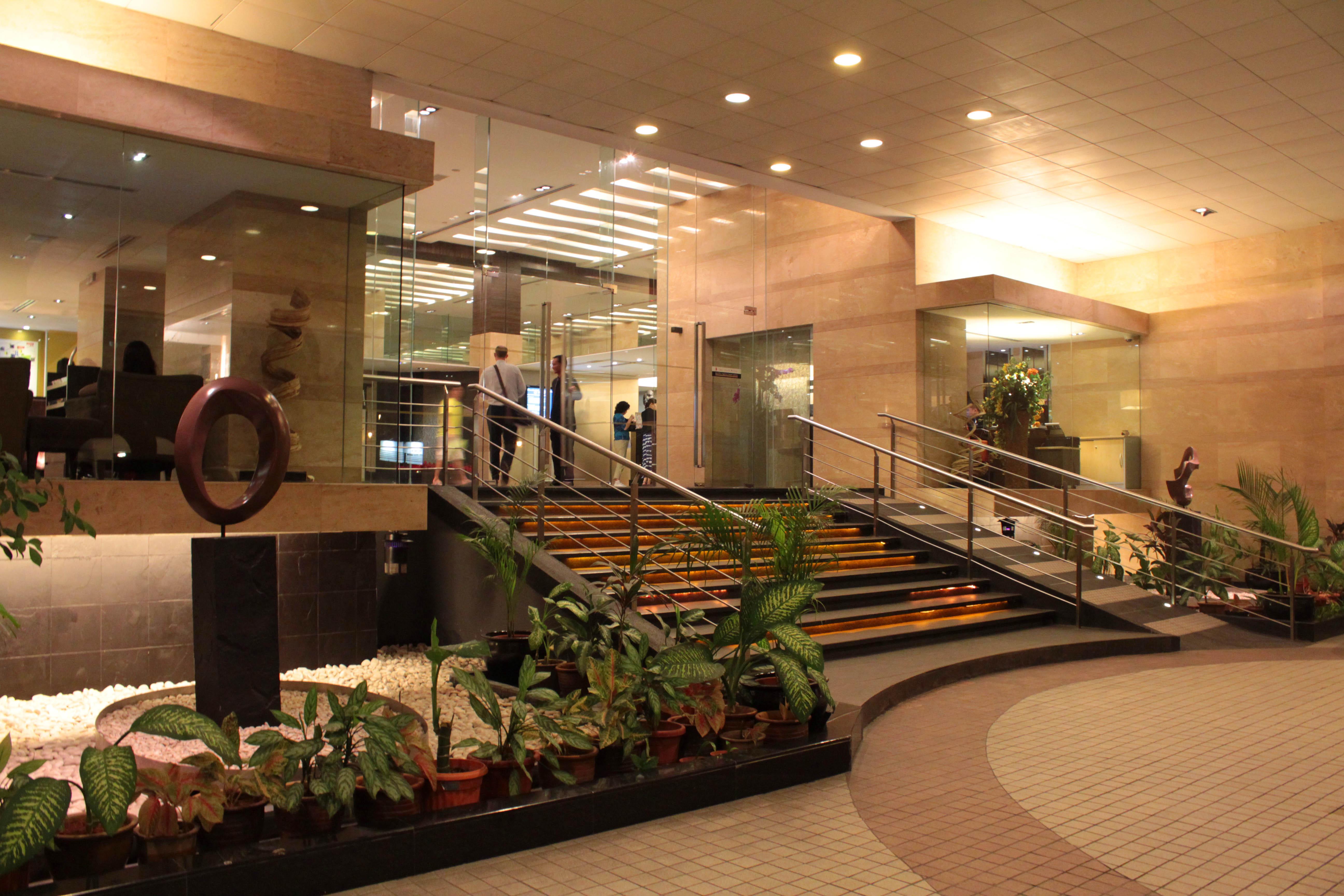 Pacific Regency Hotel Suites Kuala Lumpur Exterior foto The lobby of the hotel