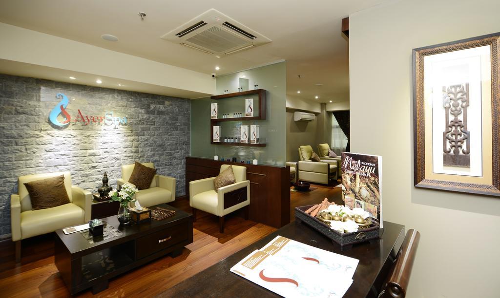 Pacific Regency Hotel Suites Kuala Lumpur Exterior foto Awaiting area at a spa
